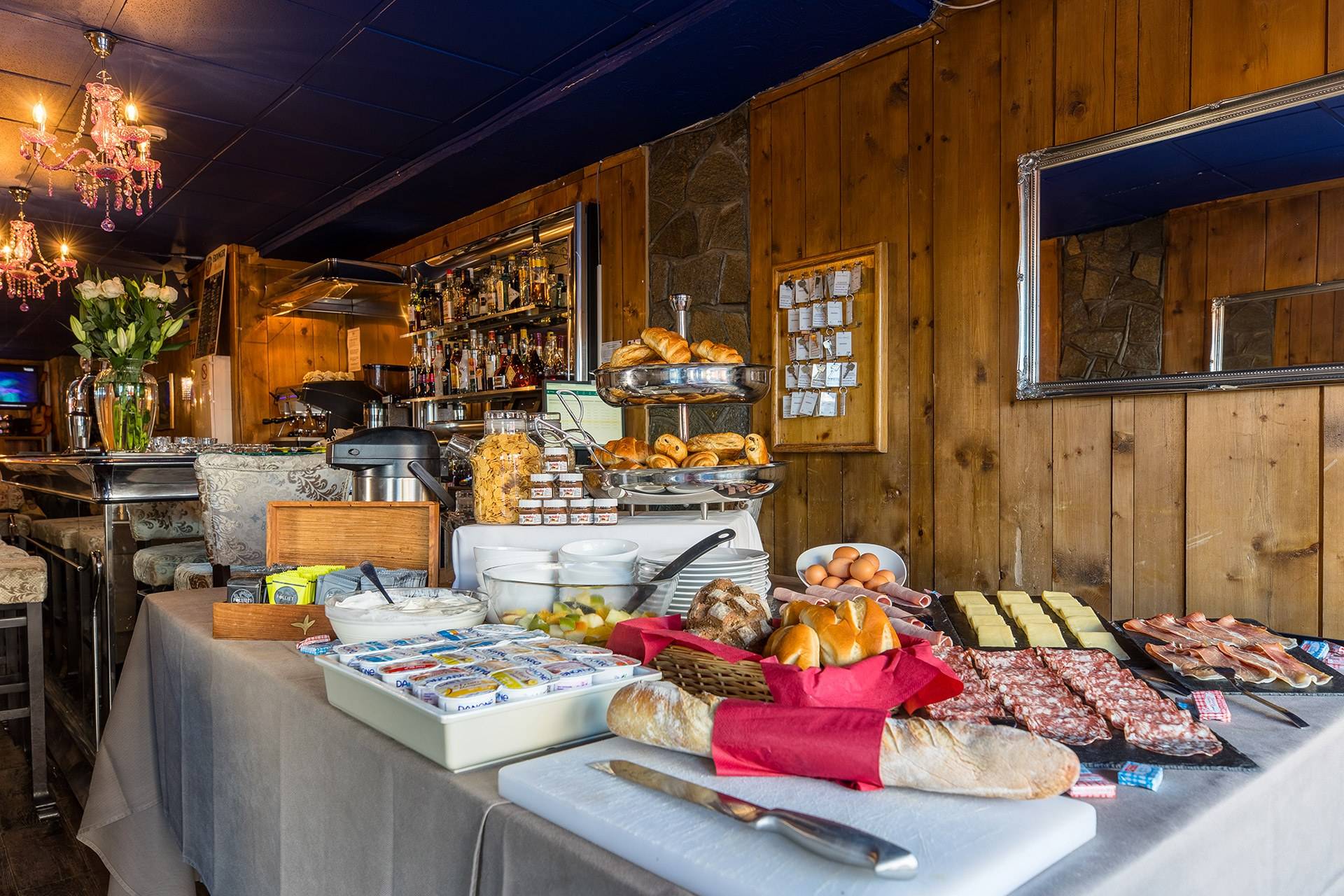 Petit dejeuner hotel Courchevel Olympic